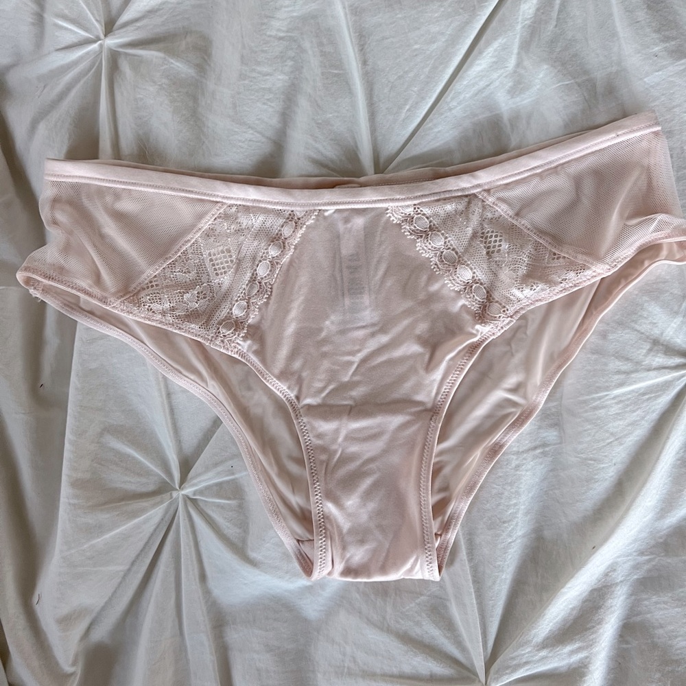 Victoria Secret Body by Victoria HipHugger/Hipster Panties size small